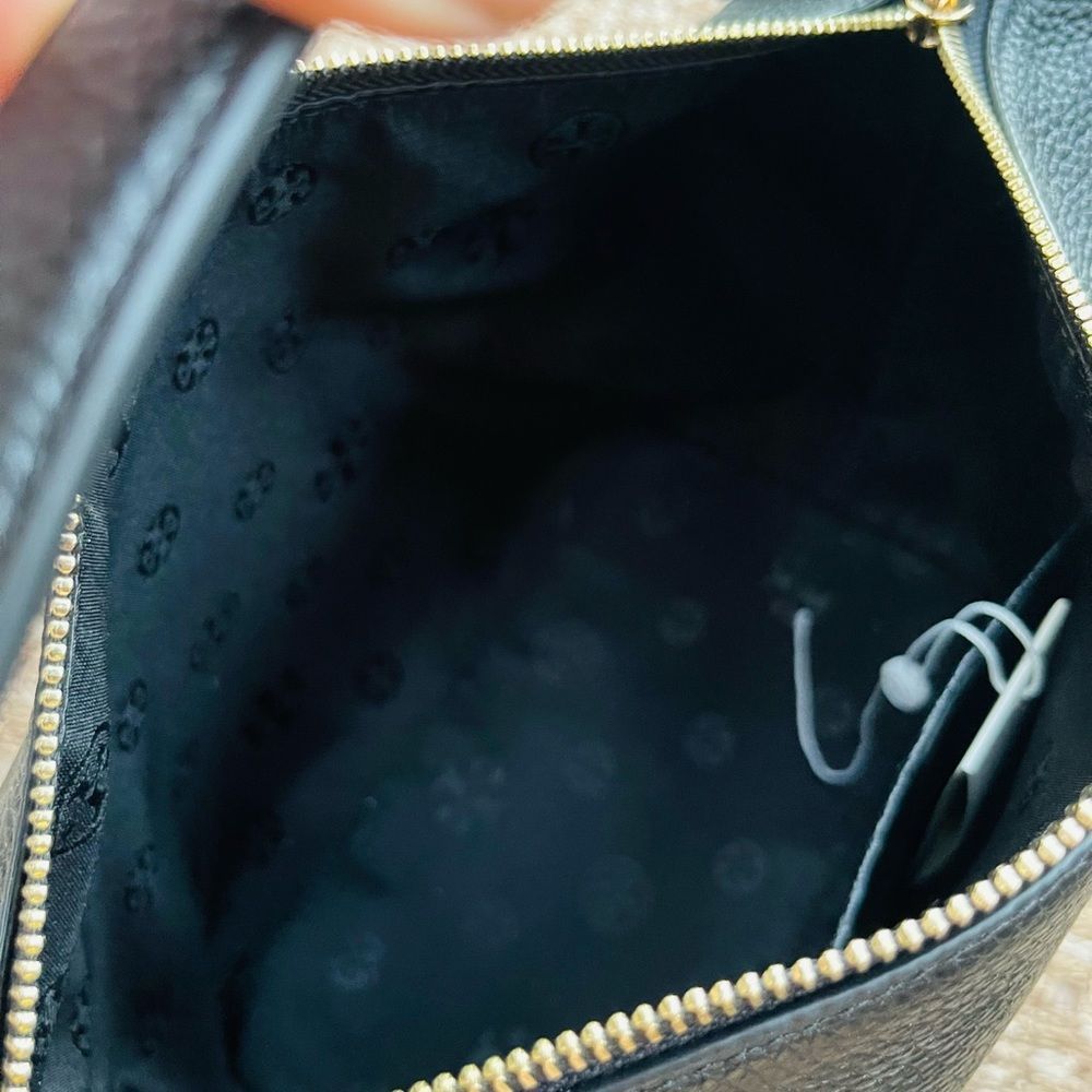 New Tory Burch Thea mini hobo bag 🖤 - Picture 5 of 8